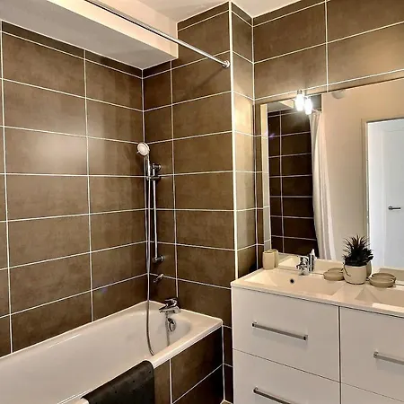 Spacieux Pour 4 Pers Apartment Serignan